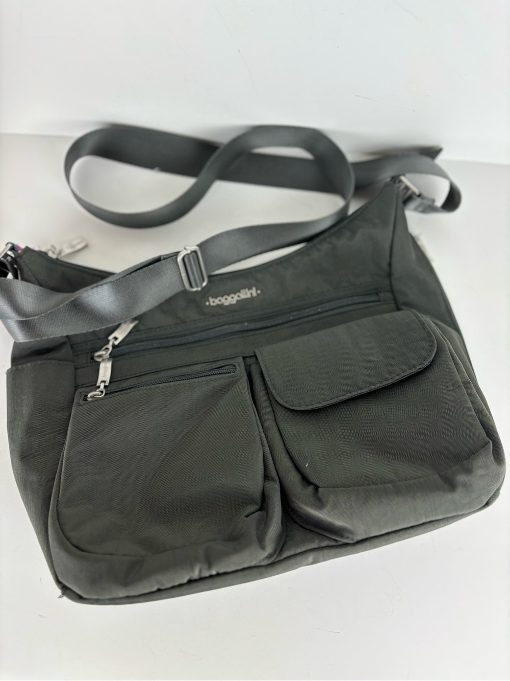 Baggallini Everywhere Bag with RFID-Grey